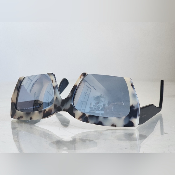 Miu Miu Sunglasses - Picture 6 of 7